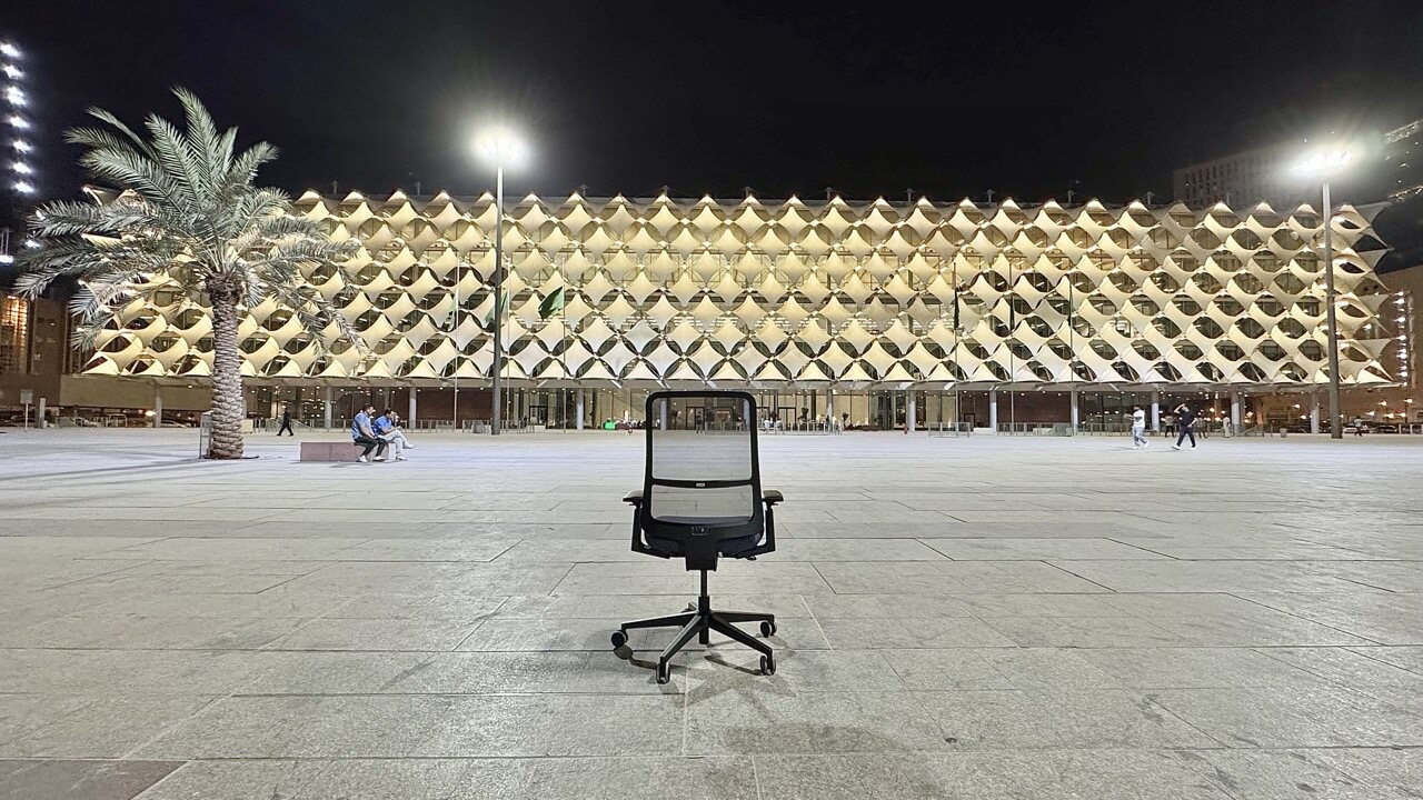 H Chair