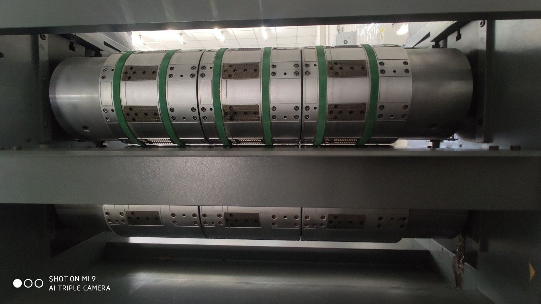 Rotary Creasing Cylinder with Integrated Glue-Flap Cutting Rules