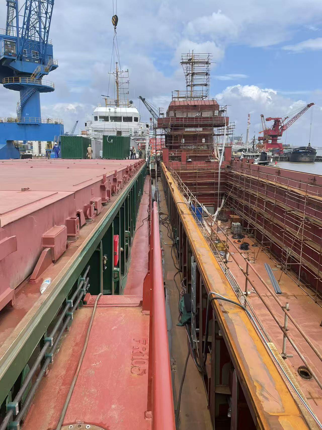 并排建造船舶 - Ships Built Side by Side