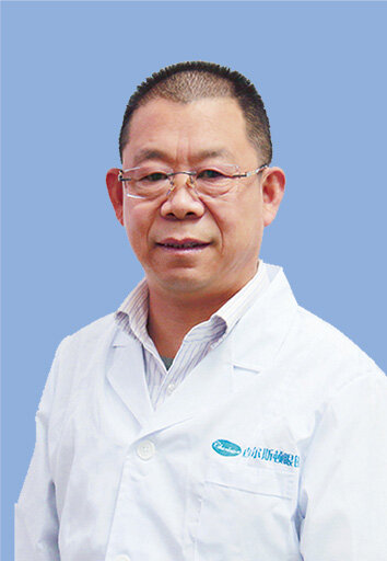 Professional headshot of Charleston expert Cheng Zongliang