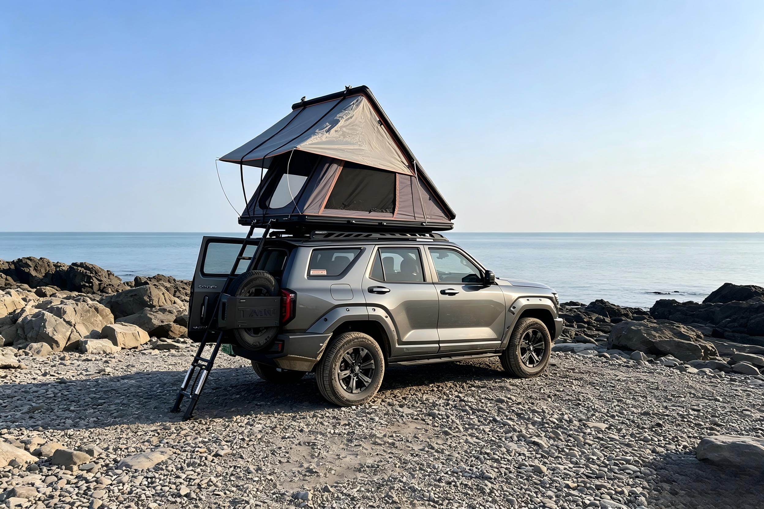 Hard Shell Rooftop Tent S1