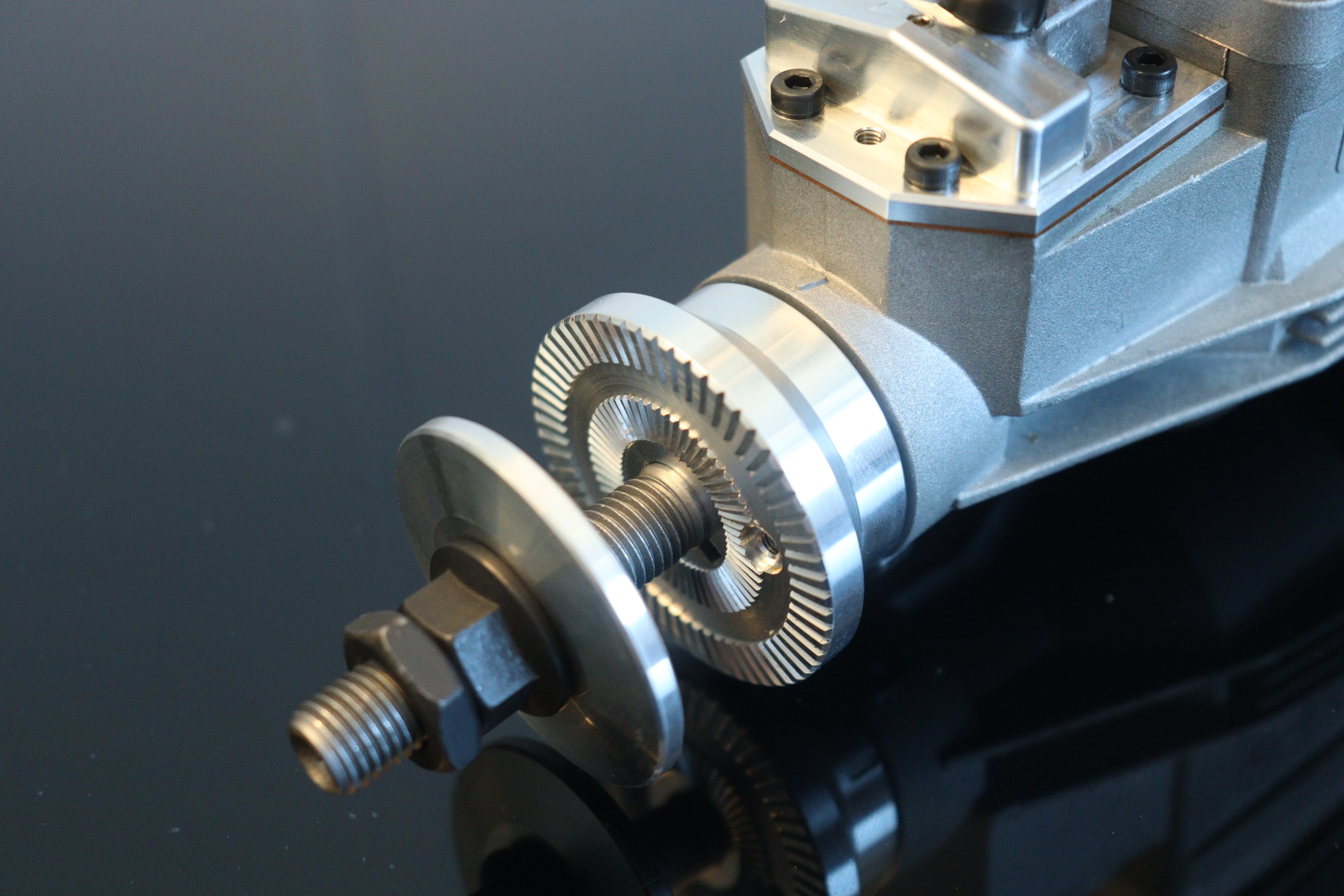 Precision machining details for the crankshaft output end and propeller pad
