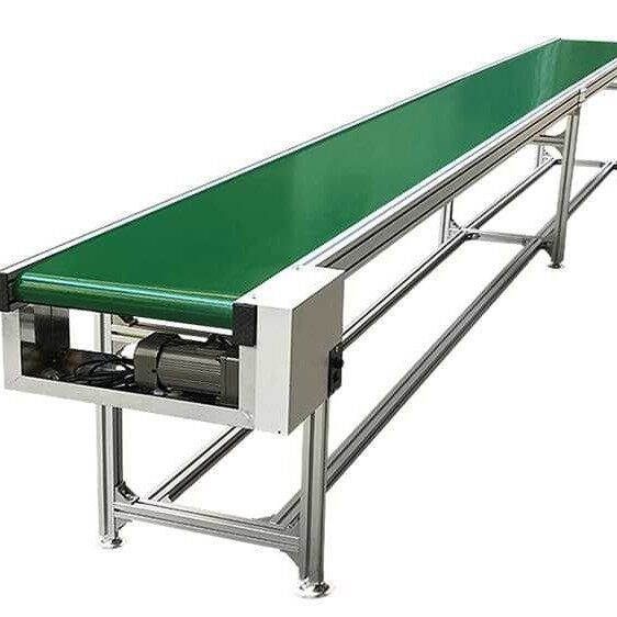 Belt conveyor for inclined transport