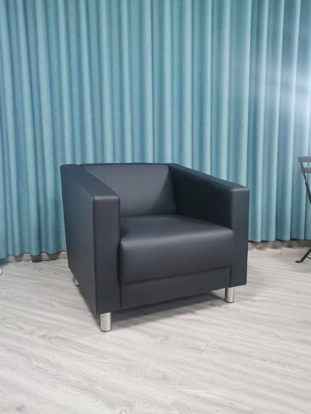 Single Armchair (White/Black)