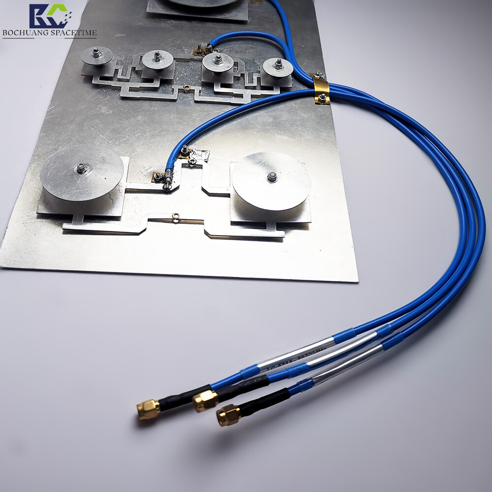 频段平板定向组合天线 1.5G/2.4G/5.8GHz 8-12dBi高增益工业级RF信号增强器 BCSK-PBTX03
