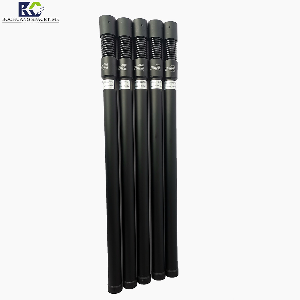32×600mm vehicle-mounted fiberglass spring antenna, designed for mobile platforms. Supports 4G/5G/WiFi and UAV countermeasure bands, 100W high power output, IP67 water and dust resistance with shock protection, and features a secure flange mount.
