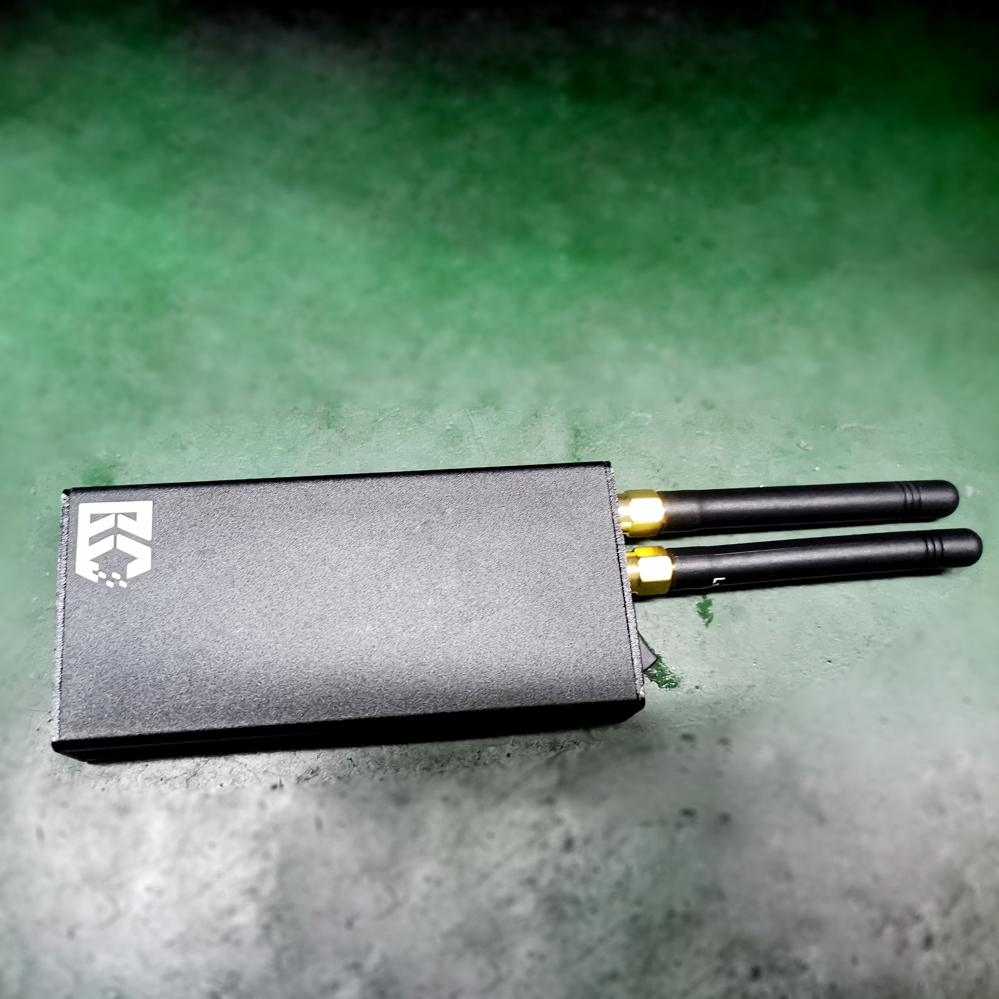 手持双天线GPS信号屏蔽器(L1-L5全频段/全向)全球定位跟踪隐私保护