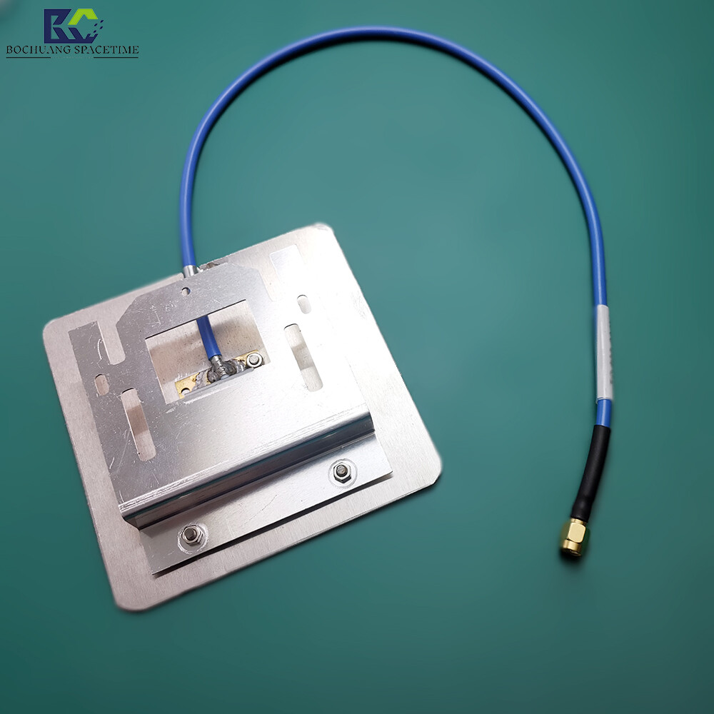 High-Gain Flat Panel Directional Antenna 850-965MHz, 8dBi Industrial-Grade Directional RF Module for Drone Countermeasures, Industrial IoT, and Long-Range Point-to-Point Communication Systems
