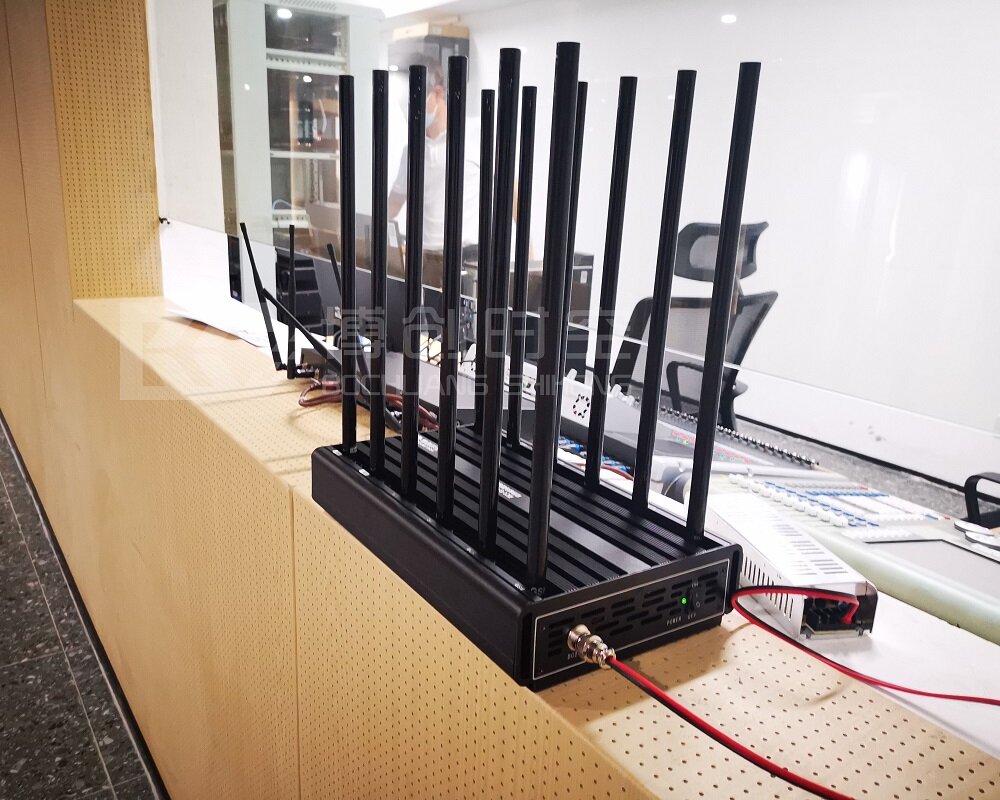 BCSK-D-G-12 12-Channel High-Power 5G Cell Phone Signal Jammer | Supports 5.8G WiFi & Bluetooth Blocking | For Military, Defense, and Government Conference Rooms