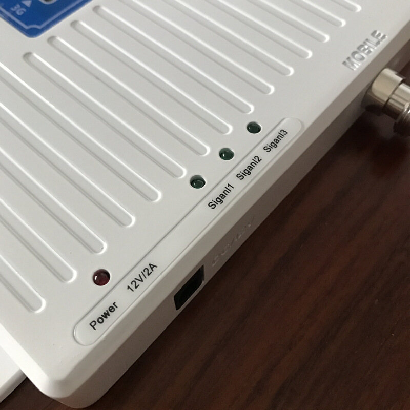 Tri-Band Cell Phone Signal Booster | GSM/DCS/3G 900-1800-2100MHz with LCD Display – Ideal for Basements, Remote Areas, and Large Buildings | Bochuang Space-Time