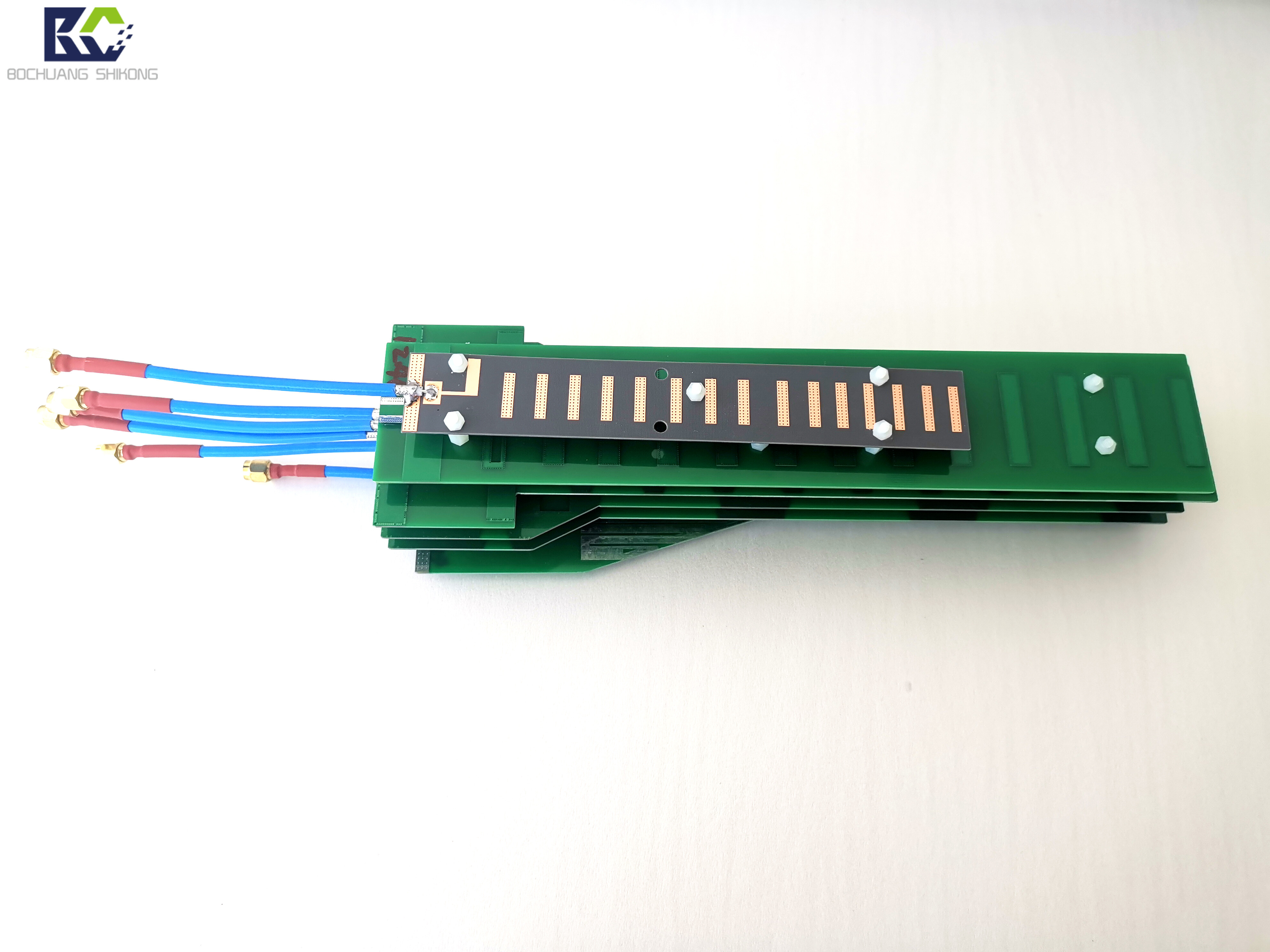 博创时空BCSK-ZH06六频PCB定向天线 | 433M+900M+1.2G+1.5G+2.4G+5.8G高增益SMA接口 适用于无人机干扰枪/信号屏蔽/通信增强