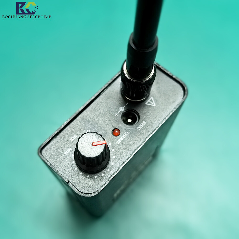 Bochuang Space-Time Handheld Frequency Detector GPS Tracer RF Signal Detector 30MHz-3GHz Full-Band Wireless Signal Scanner Anti-Surveillance Locator