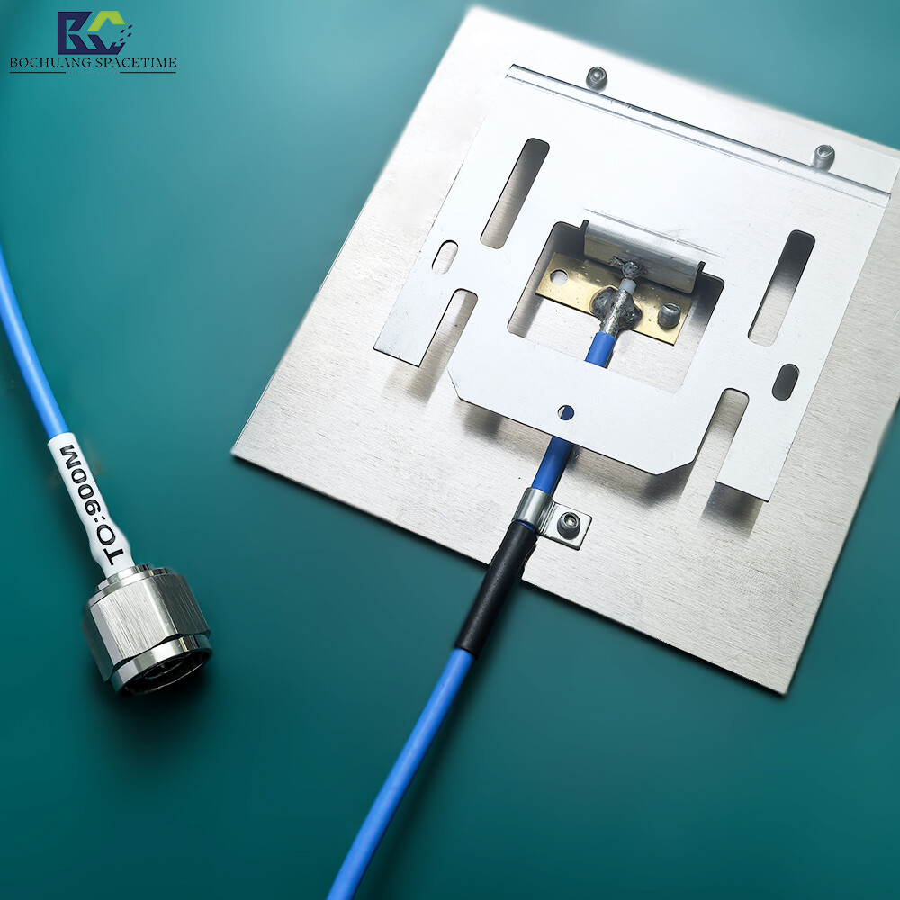 High-Gain Flat Panel Directional Antenna 850-965MHz, 8dBi Industrial-Grade Directional RF Module for Drone Countermeasures, Industrial IoT, and Long-Range Point-to-Point Communication Systems