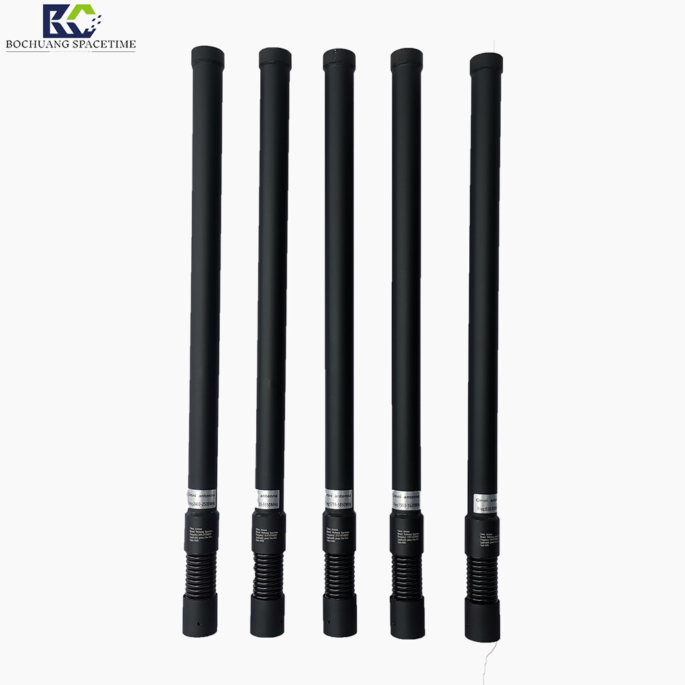 32×600mm vehicle-mounted fiberglass spring antenna, designed for mobile platforms. Supports 4G/5G/WiFi and UAV countermeasure bands, 100W high power output, IP67 water and dust resistance with shock protection, and features a secure flange mount.
