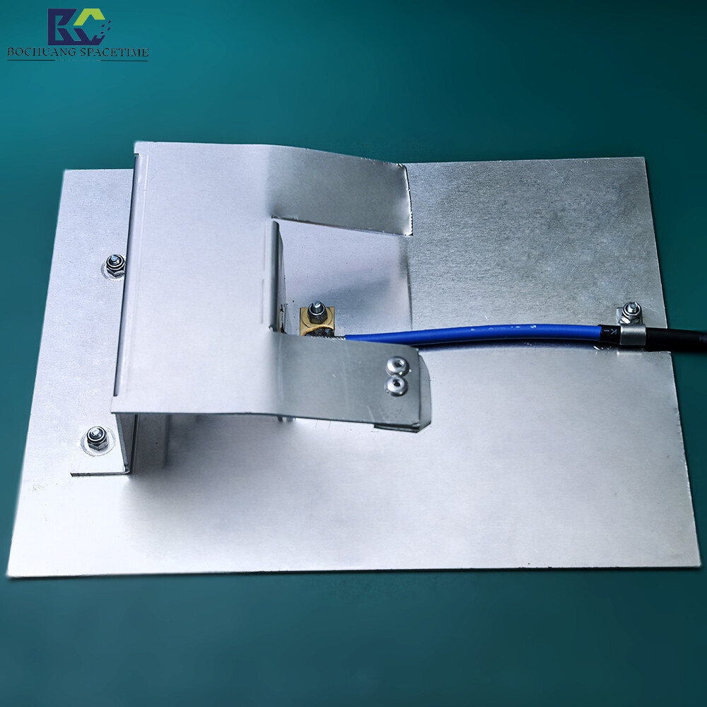 Aluminum Alloy Panel Directional Antenna 700M-850MHz High-Gain Directional Antenna for Drone Countermeasures, 5G Base Stations, and Industrial IoT Directional Coverage Systems