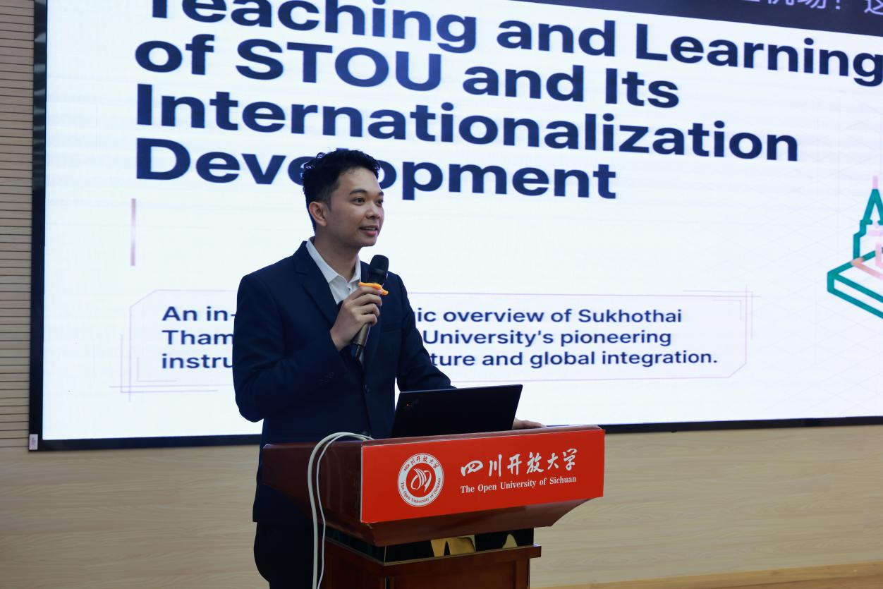 Dr. Worrawit Nakpan lecture on STOU internationalization