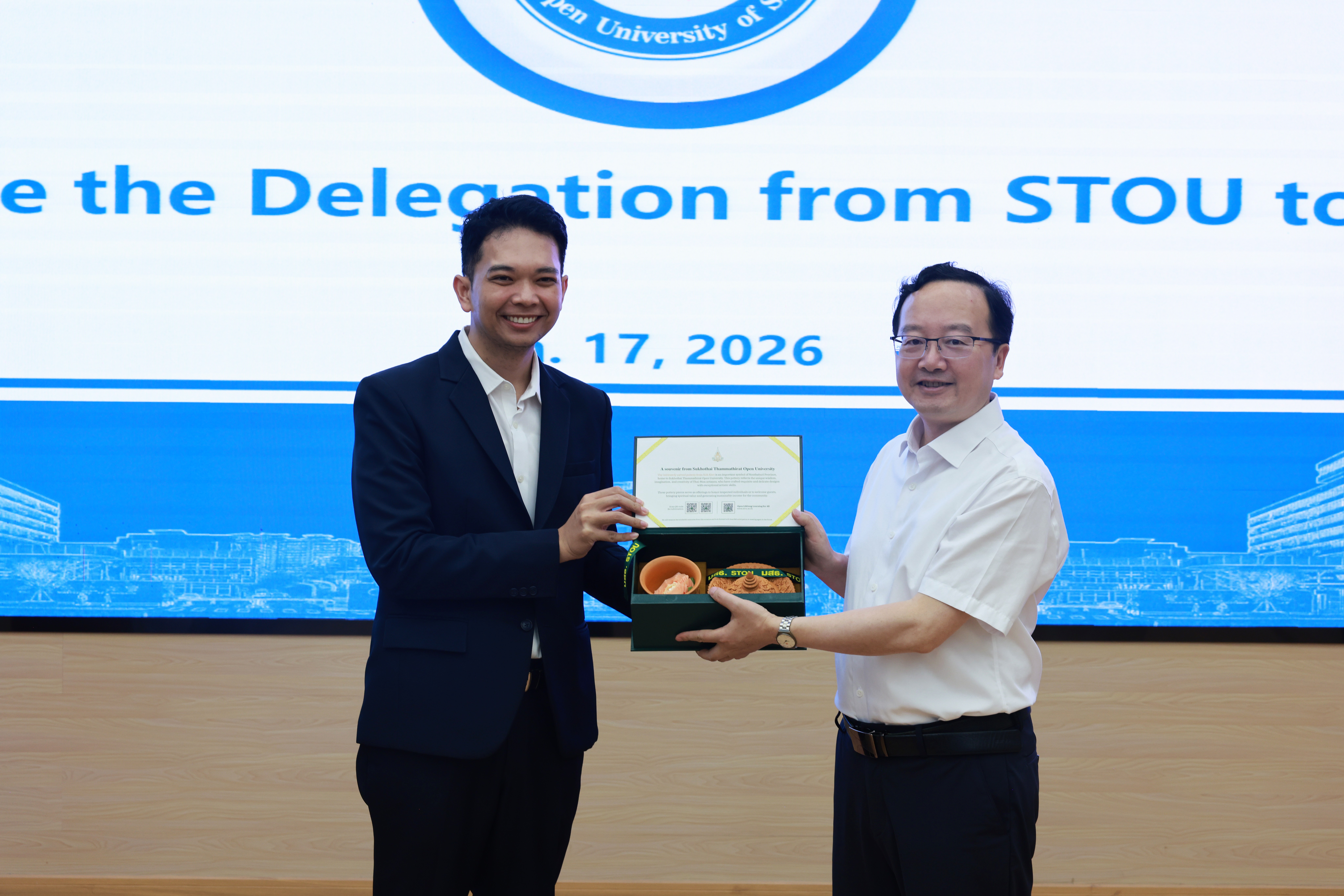 Sukhothai Thammathirat Open University Delegation Visits SCOU for International Exchange Program