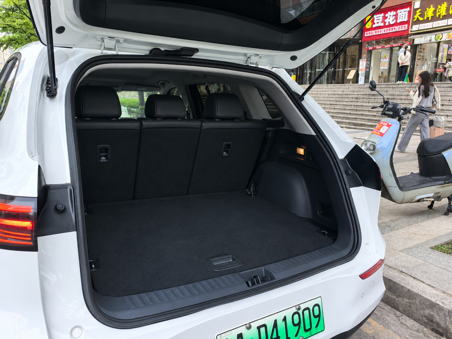 5座SUV 实拍图 4