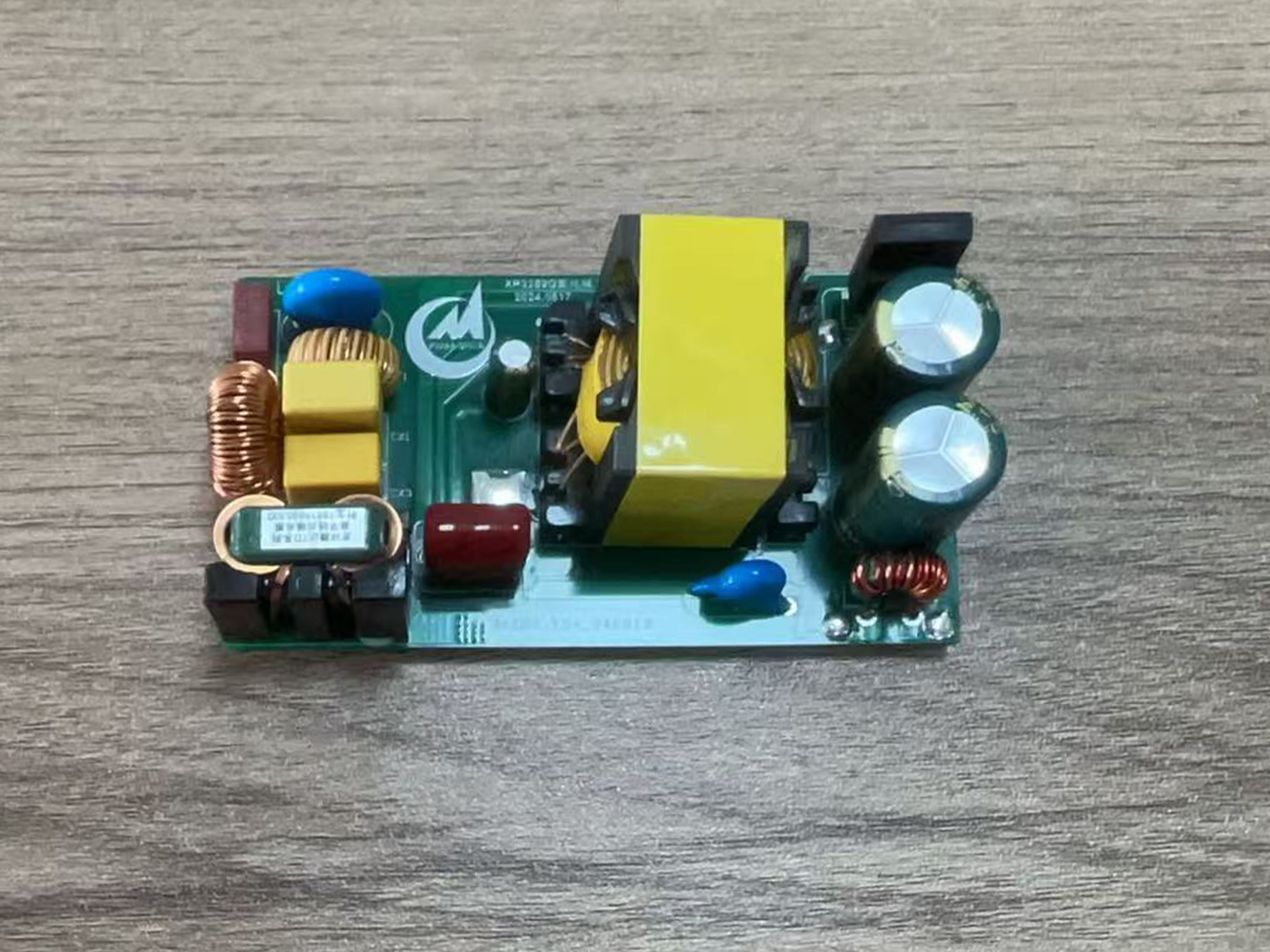XP3359N-04 单级反激Flyback  高PF恒压适配器电源方案