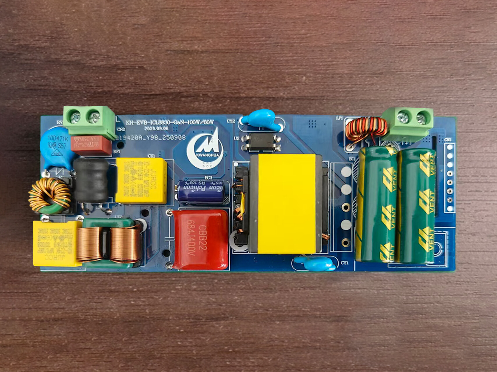 ICL8830+CoolGaN™单级高P反激式LED电源应用方案