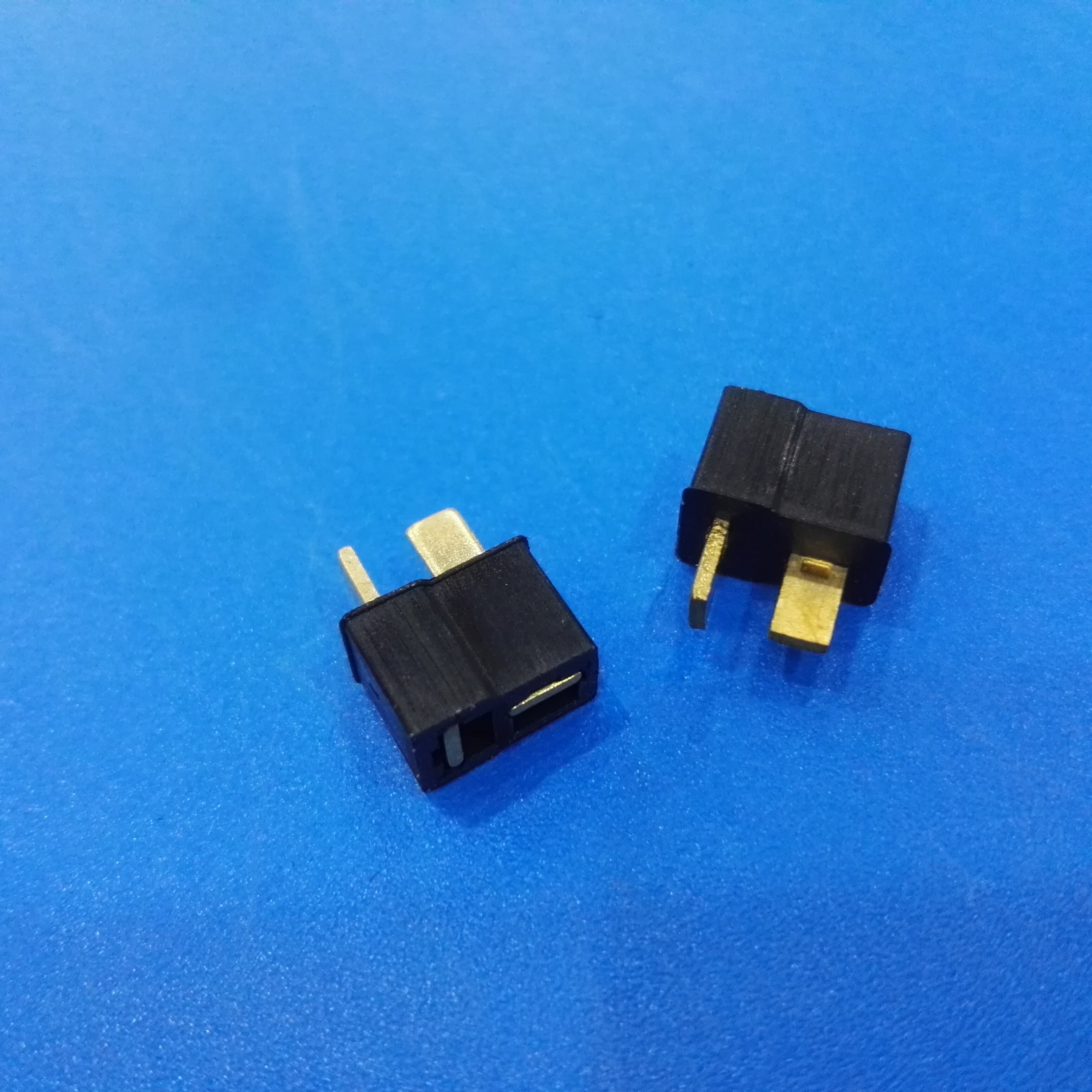 Small T-connector male and female plugs - Image 4