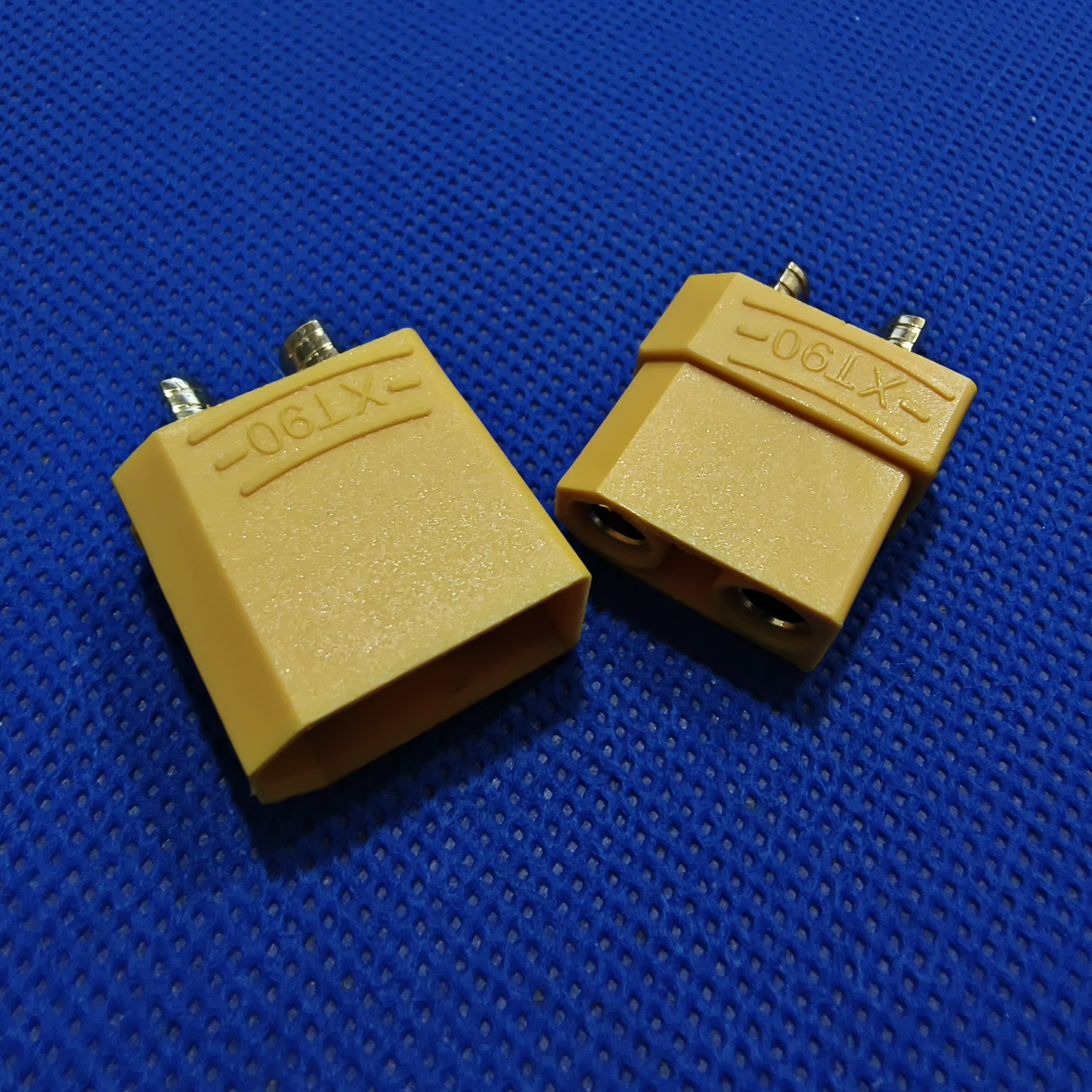 XT90 Image 2