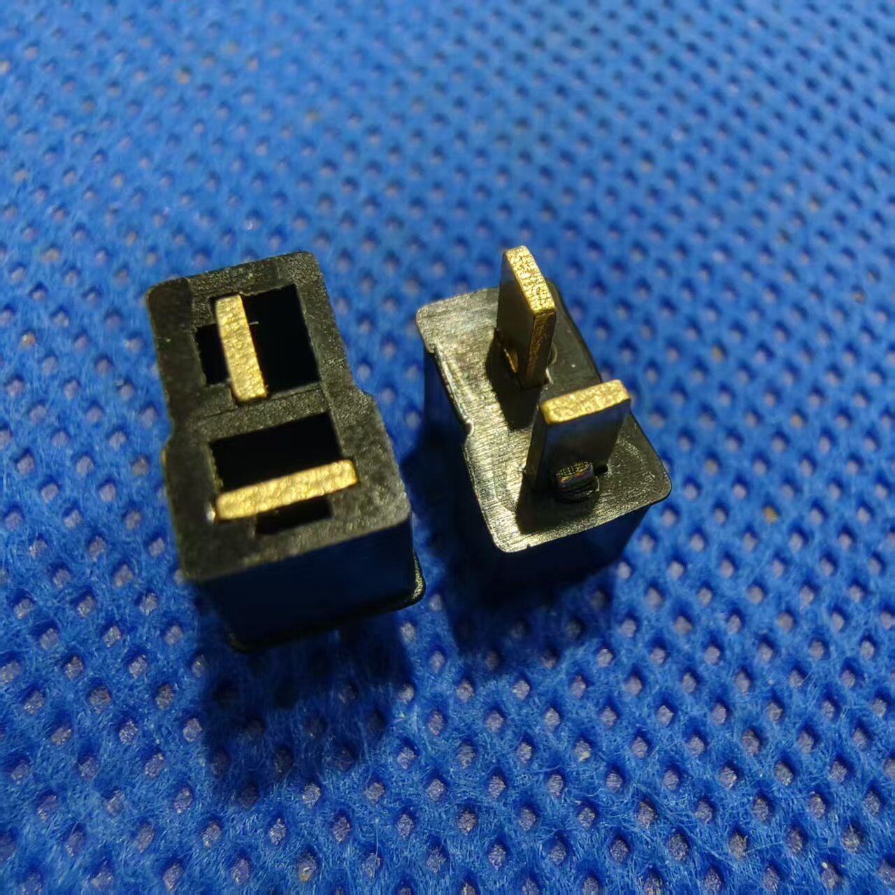 Small T-Plug Male/Female Connectors - Image 5