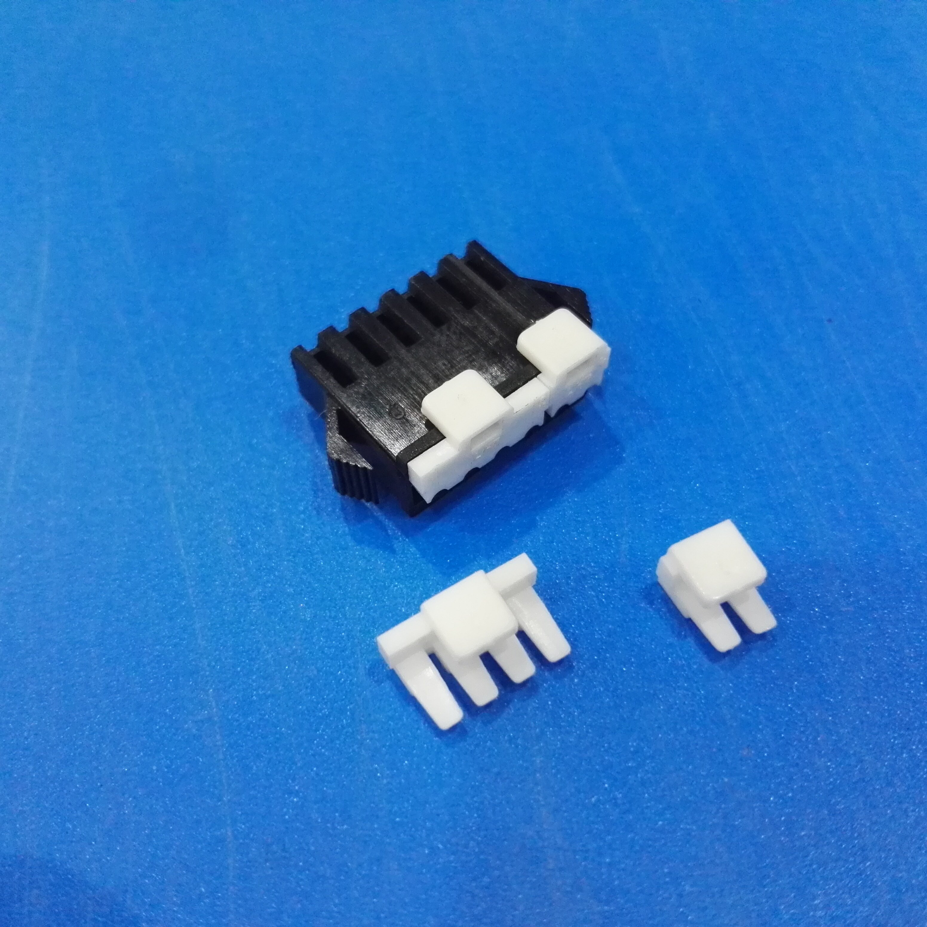 JST SM Locking Tab - Image 3