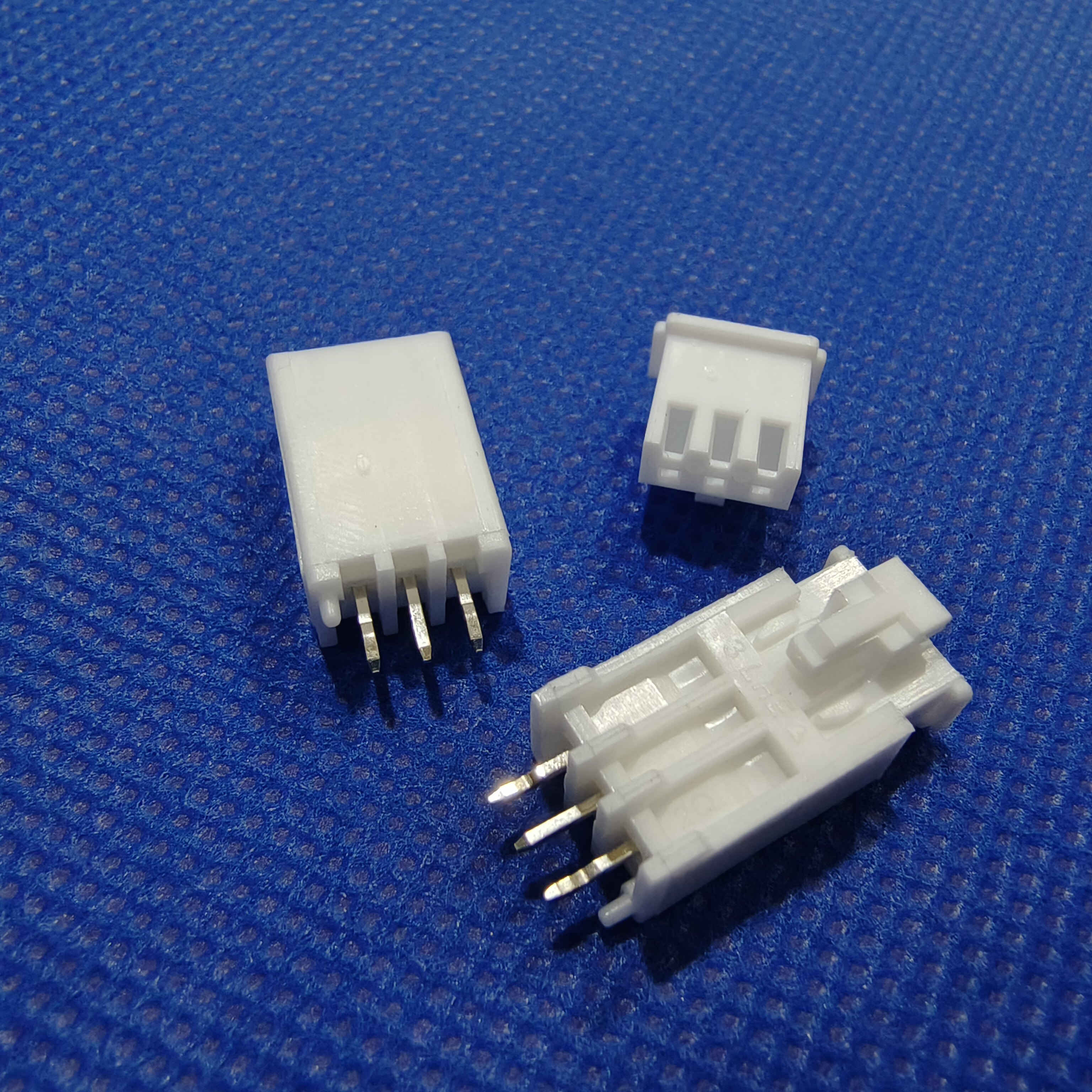 XHB Extended Straight Needle Image 3