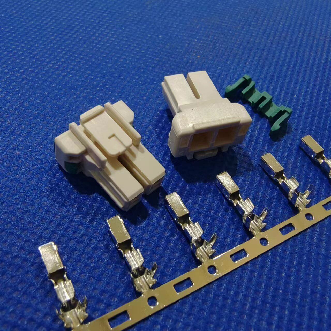 TE 5004 Series 5.0 Pitch Housing Locking Terminal