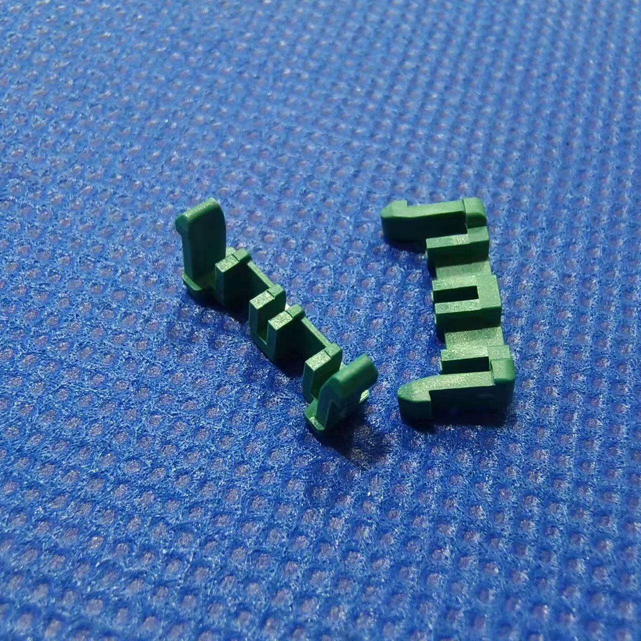 TE 5004 Series 5.0 Pitch Connector Housing Locking Tab Terminal - Image 6