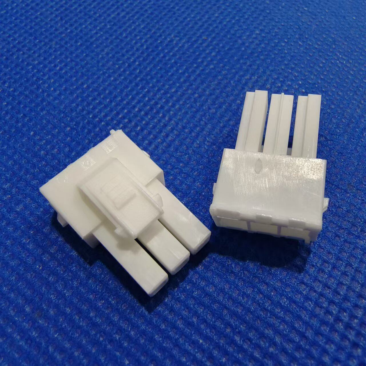 TE 39612-2P/3P 39612-2R/3R 3.96 Spacing Insulated Housing Connector Image 3