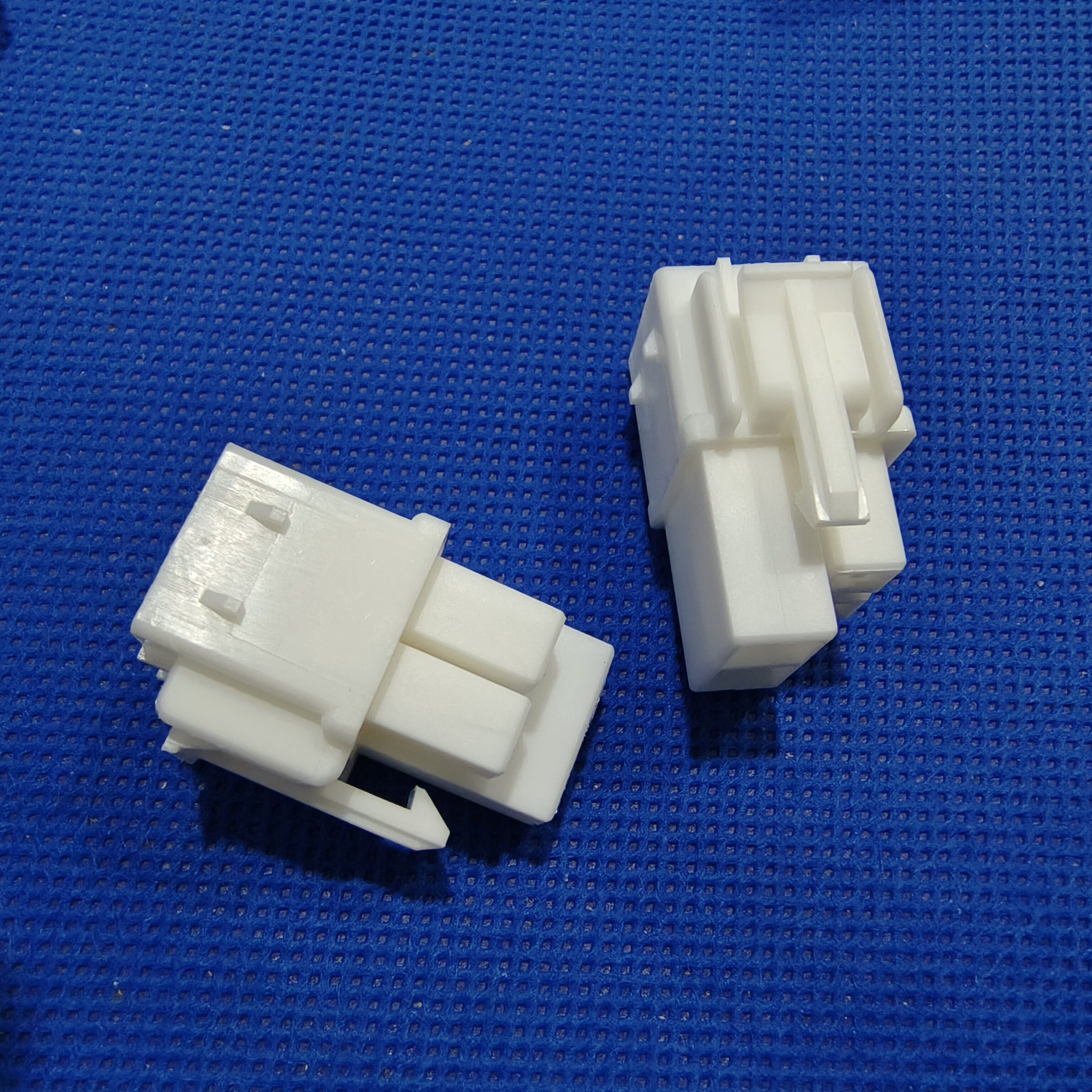 MOLEX 35 Series Connector Housing, Image 4