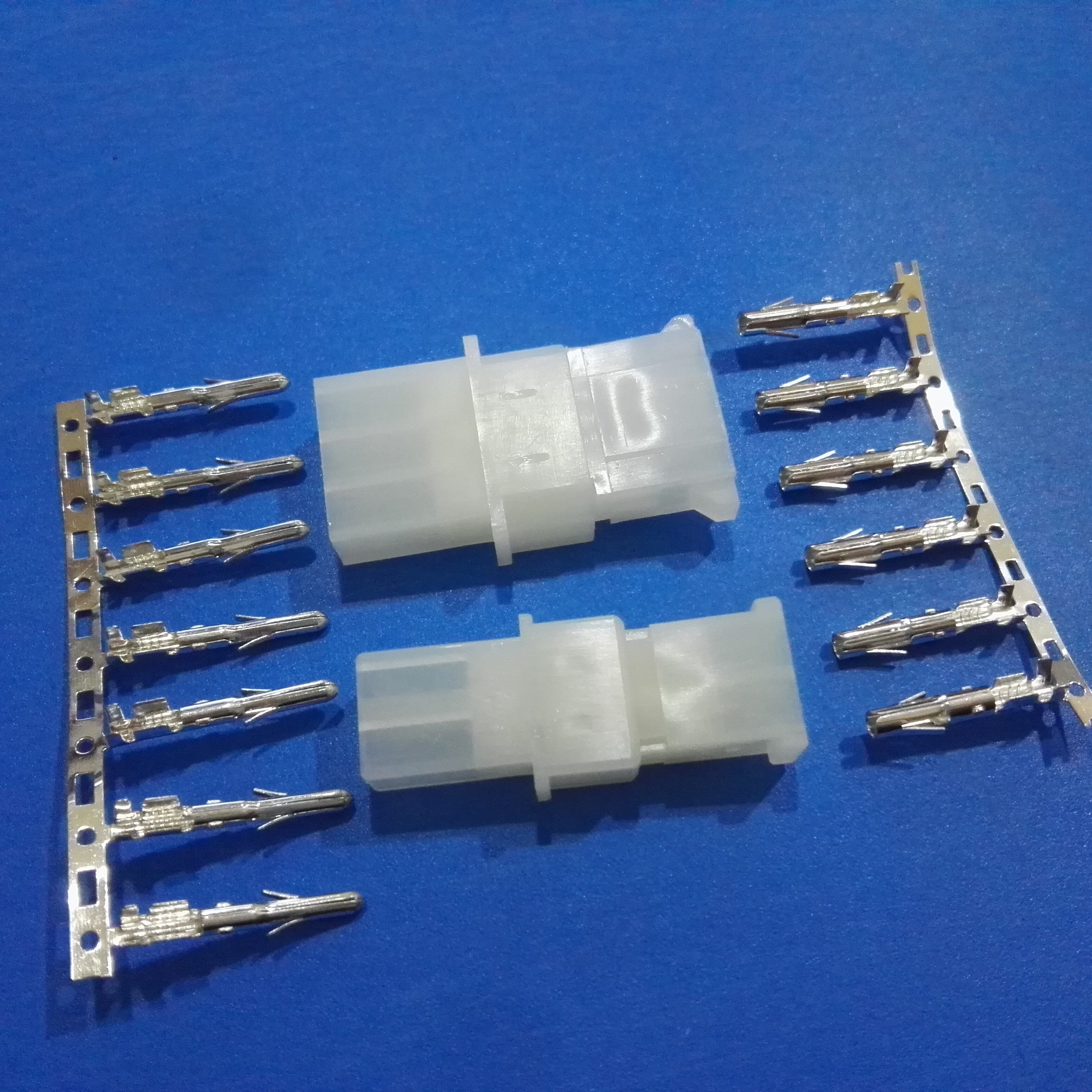 Large P-type outer shell and female housing