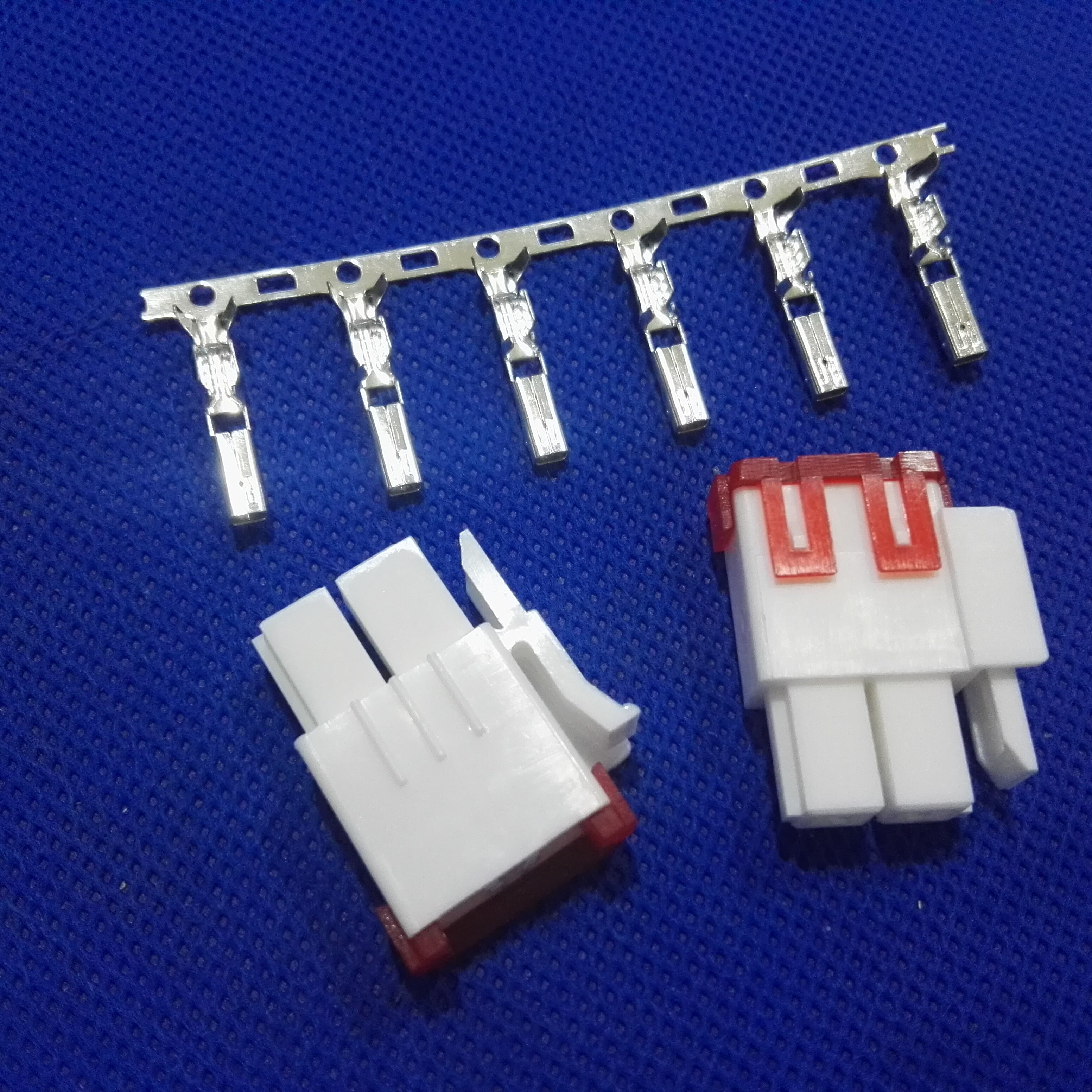 MOLEX 35965-0220 Housing Locking Terminal, Image 2