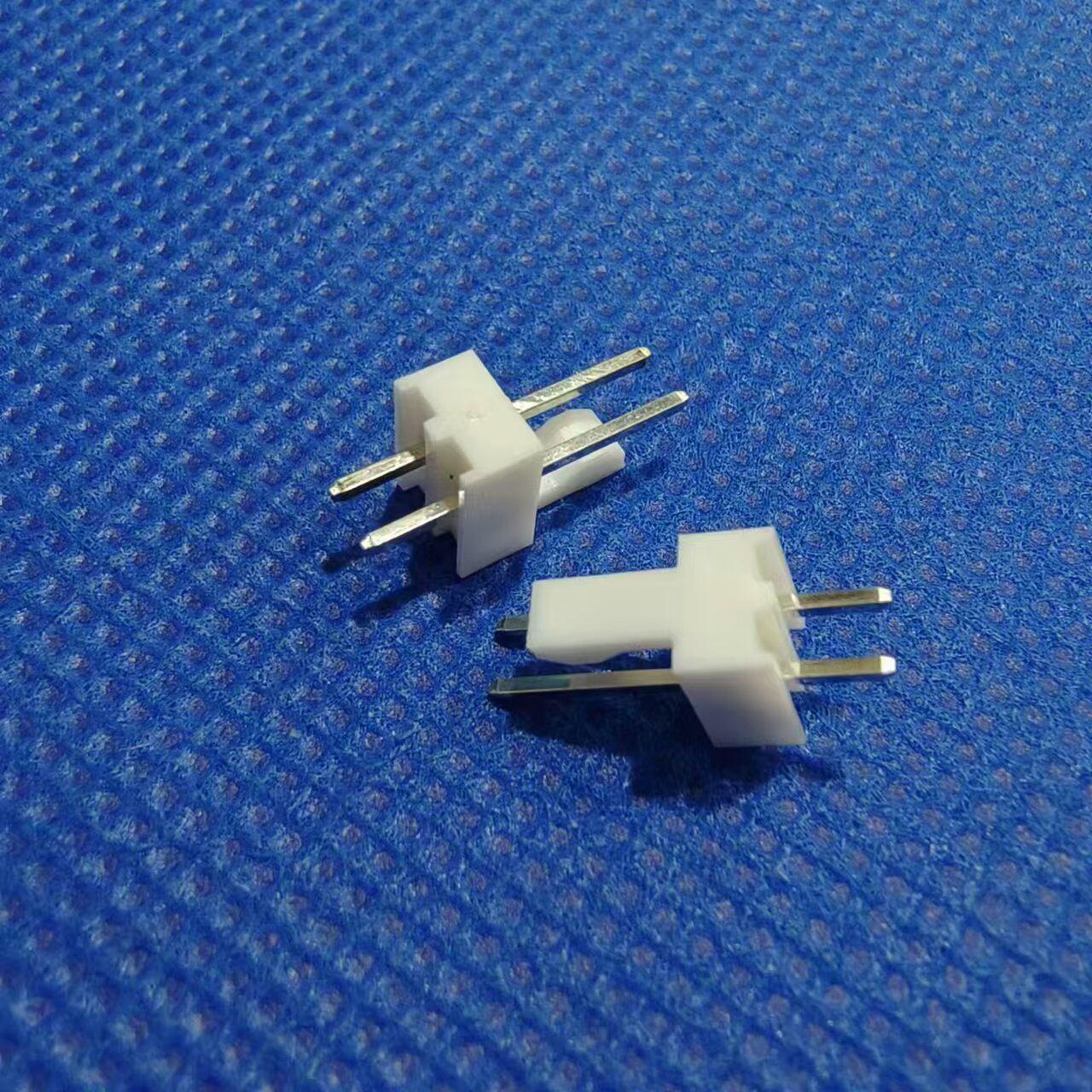 MOLEX 2510 Short Back-to-Back Straight Pin, Image 3