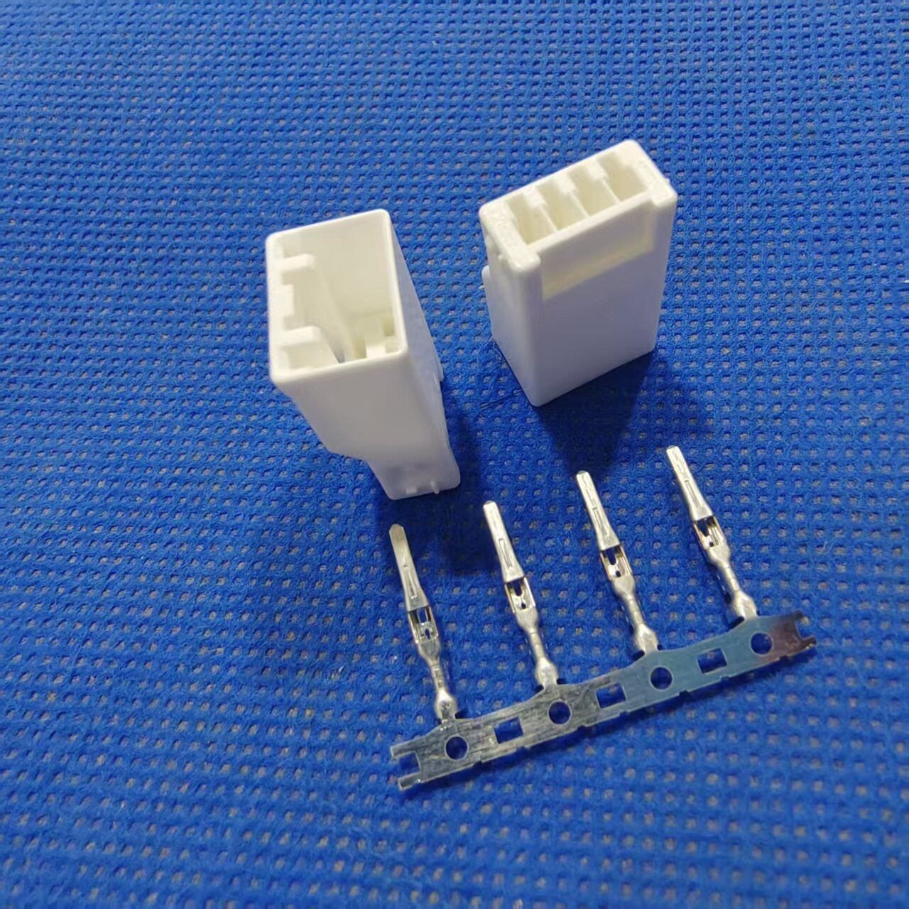MOLEX 500593 2.5 Pitch Image 2