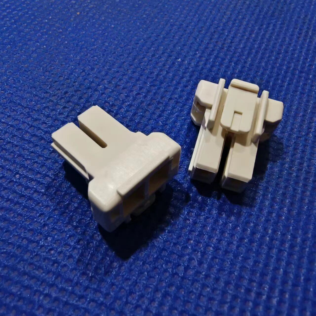 TE 5004 Series 5.0 Pitch Insulator Locking Terminal - Image 3