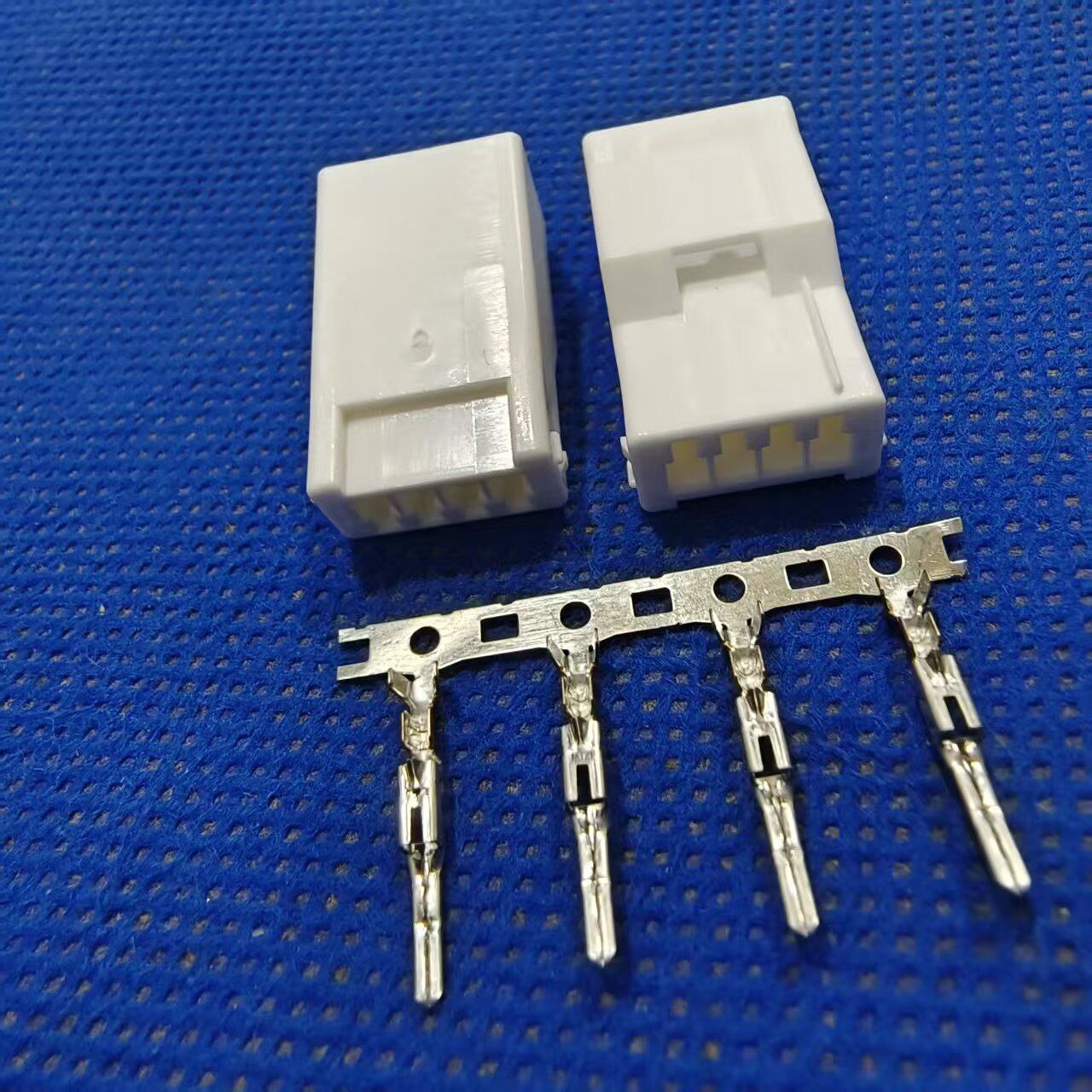 MOLEX 500593 2.5 Pitch