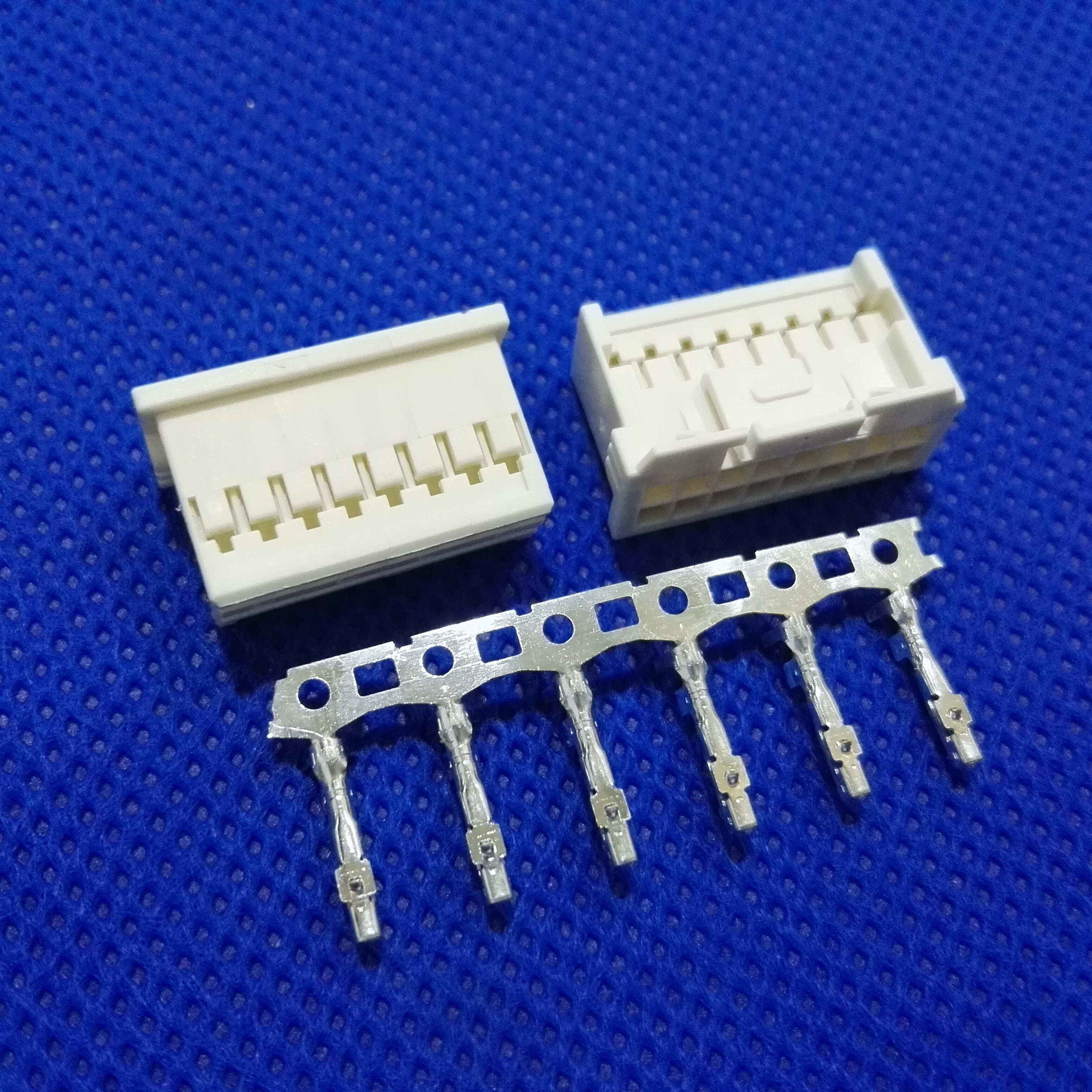 501646 Image 2