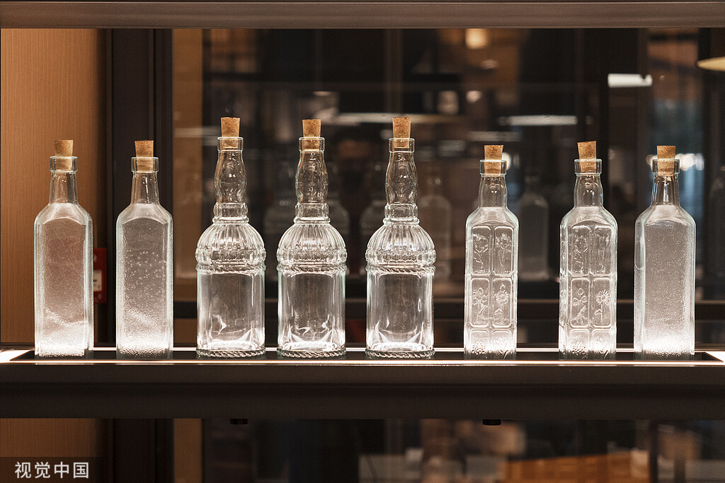 High-end glass bottle molds