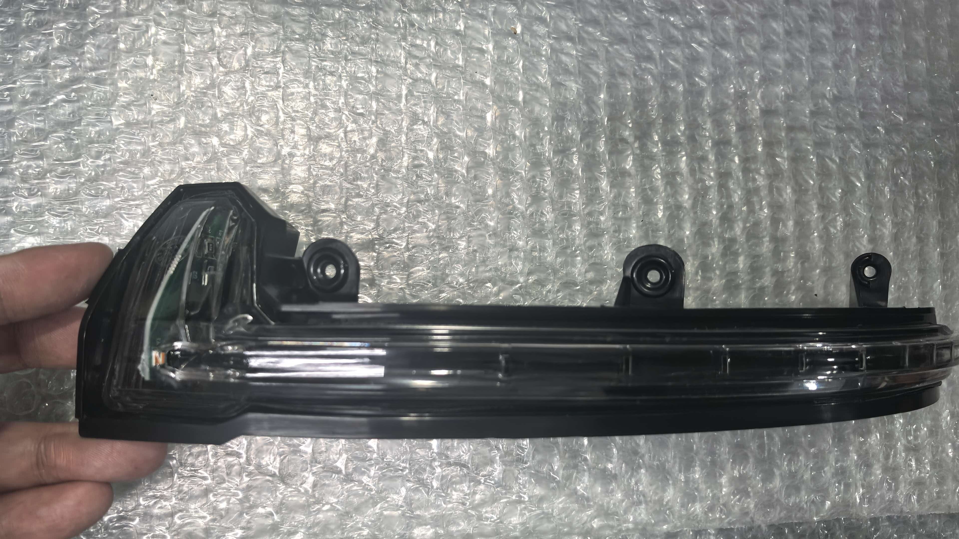 Porsche Cayenne 958 Turn Signal 95863110131 95863110231 95863110130 95863110230 - Image 1